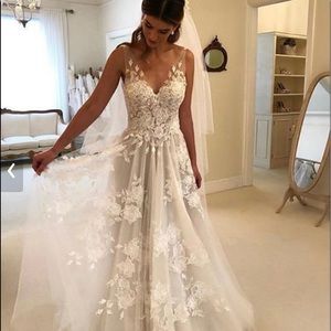 Wedding dress brand new